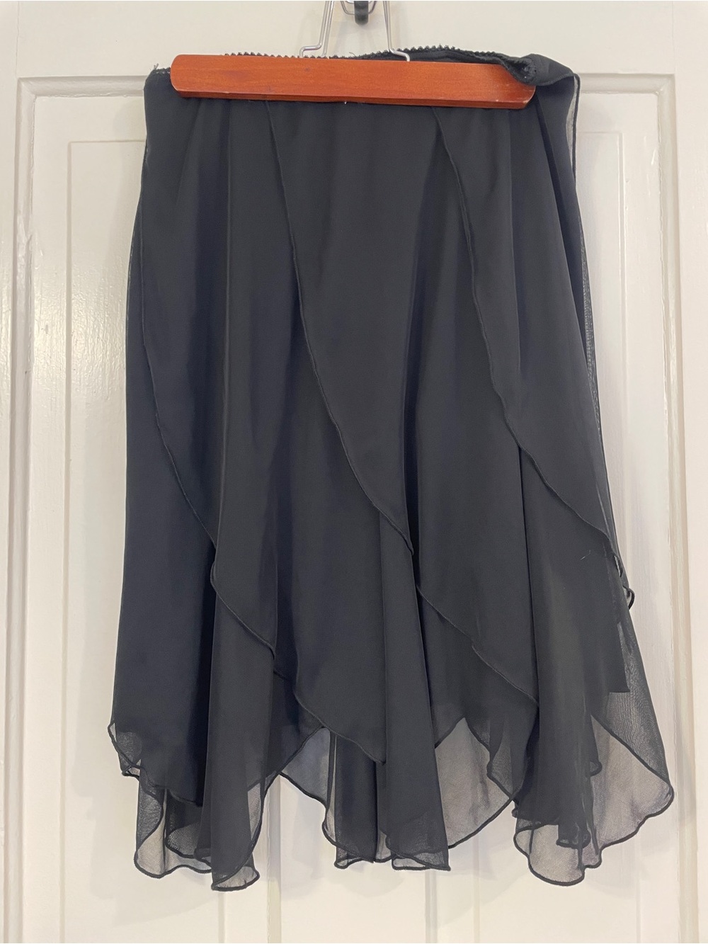 connected apparel Black Layered Asymmetric High-Low Chiffon Skirt